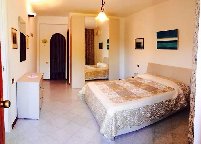 Szálloda Azzurro Calaghena 3*