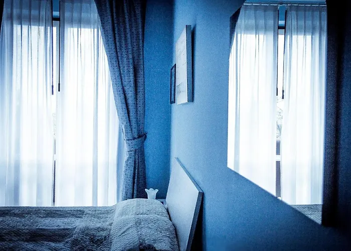 Azzurro Calaghena Szálloda 3*